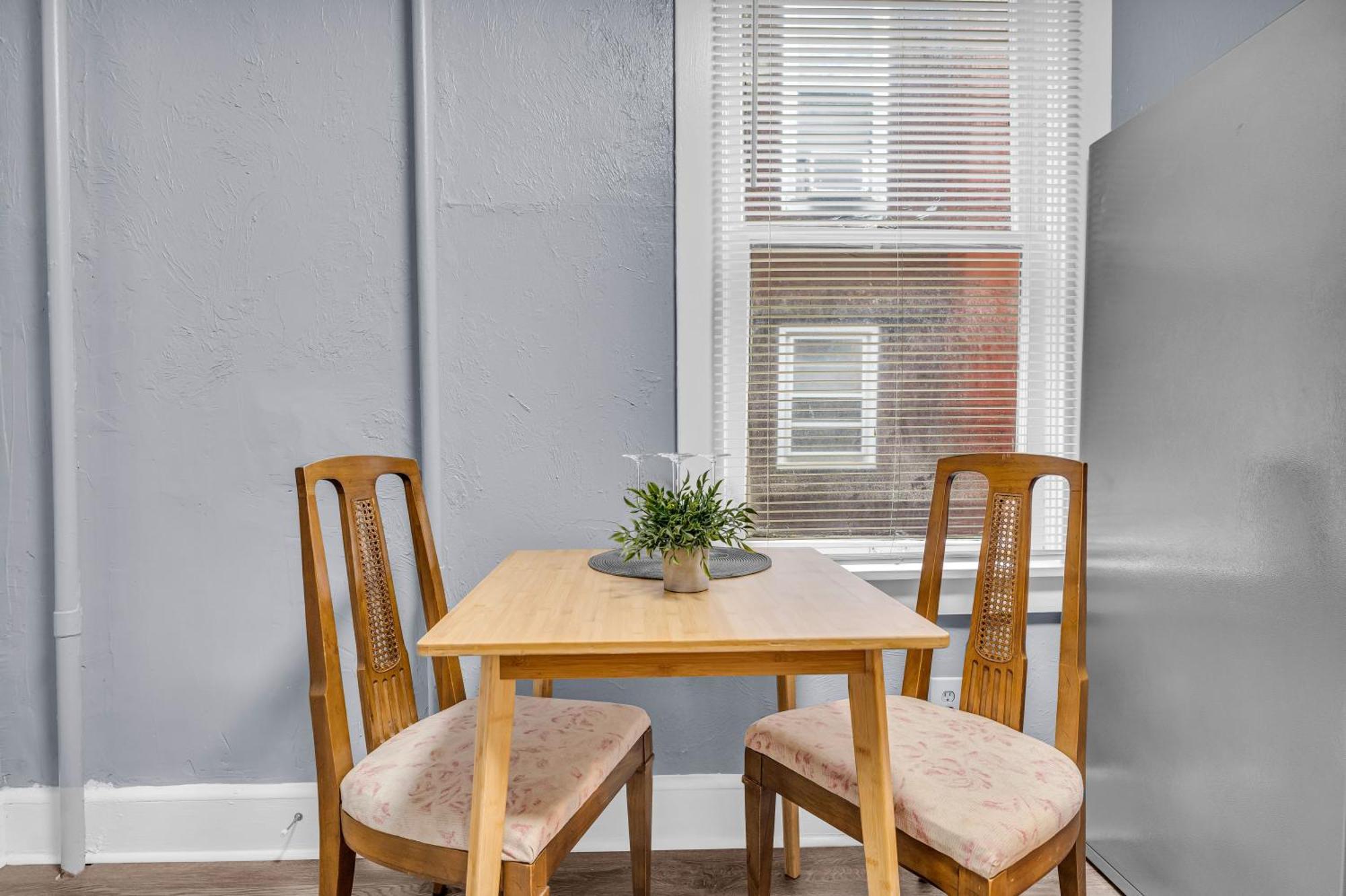 Апартаменты Historic Cozy Haven In Little Italy Кливленд Экстерьер фото
